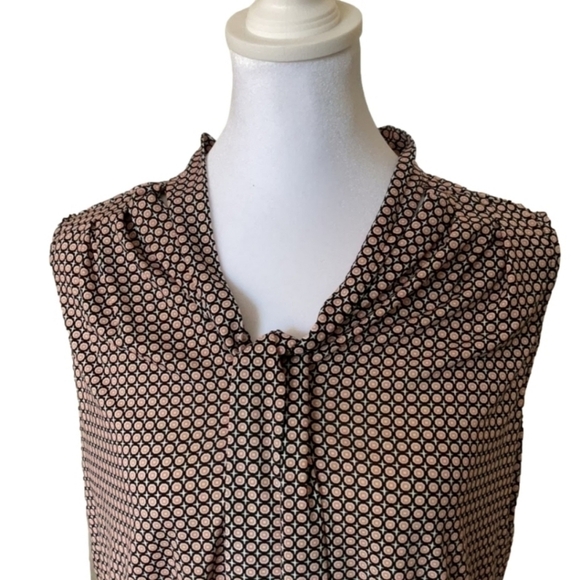 Max Studio Tie Neck Sleeveless Blouse - Picture 3 of 11